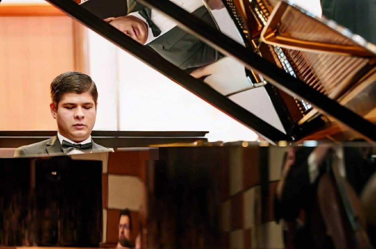 Robert Bascoveanu with orchestra